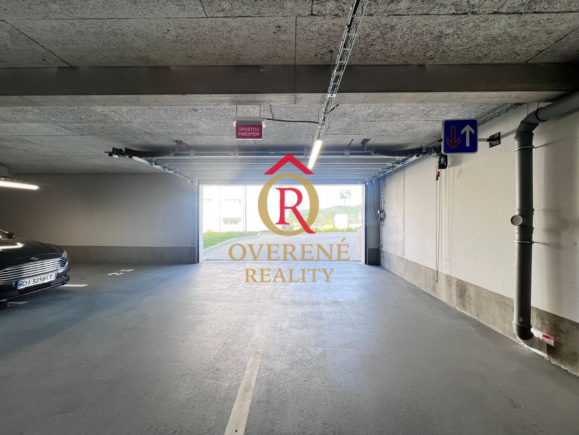 Exkluzívna dvojgaráž s vlastným vstupom a bránou HÖRMANN – j - 6