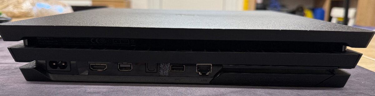 PlayStation 4 Pro 1TB + DualShock 4 + 3 hry - 6