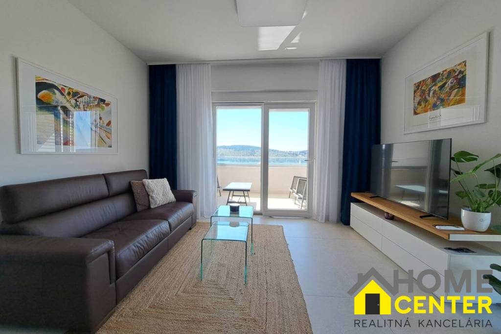 NA PREDAJ moderný luxusný apartmán /45 m² / Dalmátsko, TROGI - 6