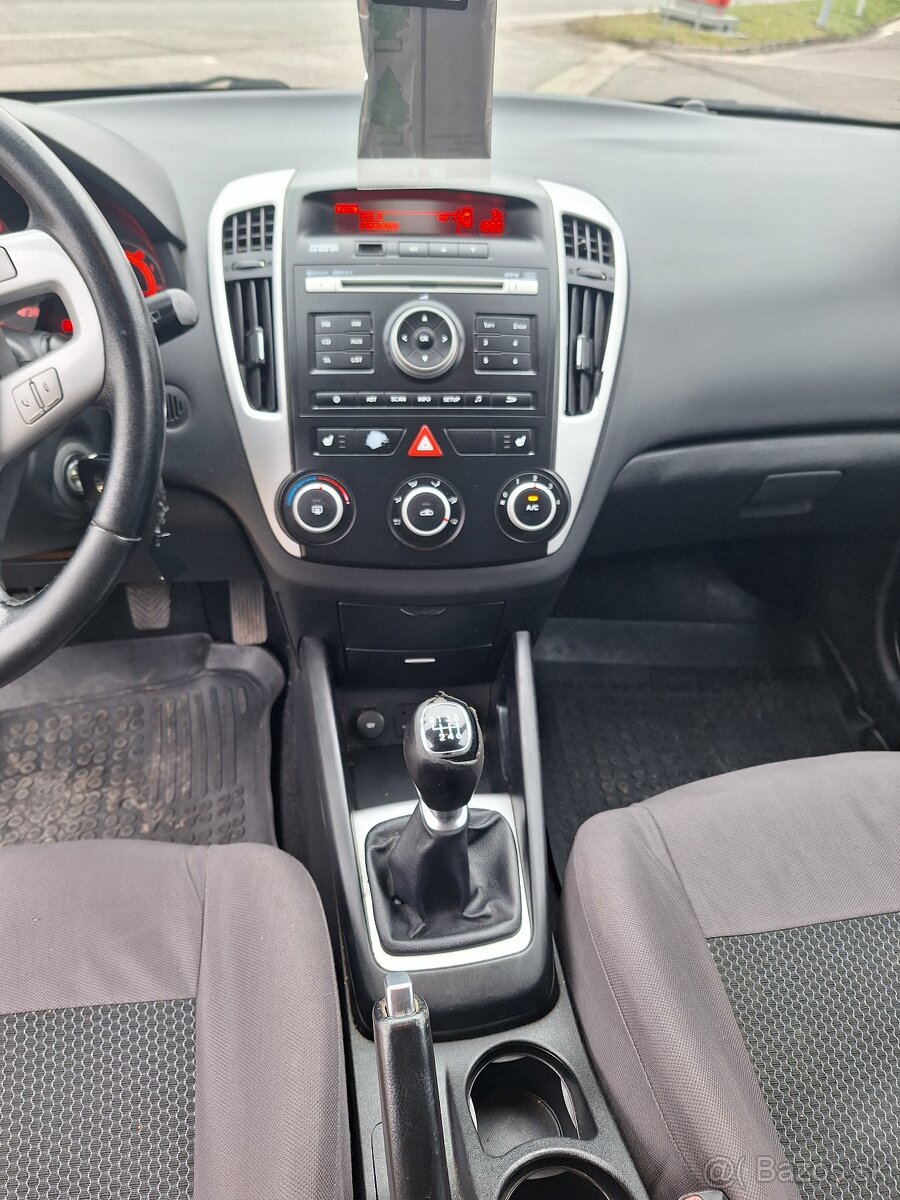 Kia ceed kombi 1.6 crdi M6 - 6