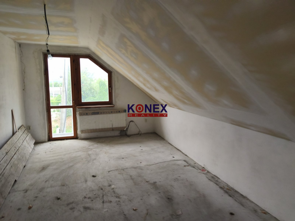 Dvojpodlažný priestranný dom na predaj - Sobrance – Komárovc - 6