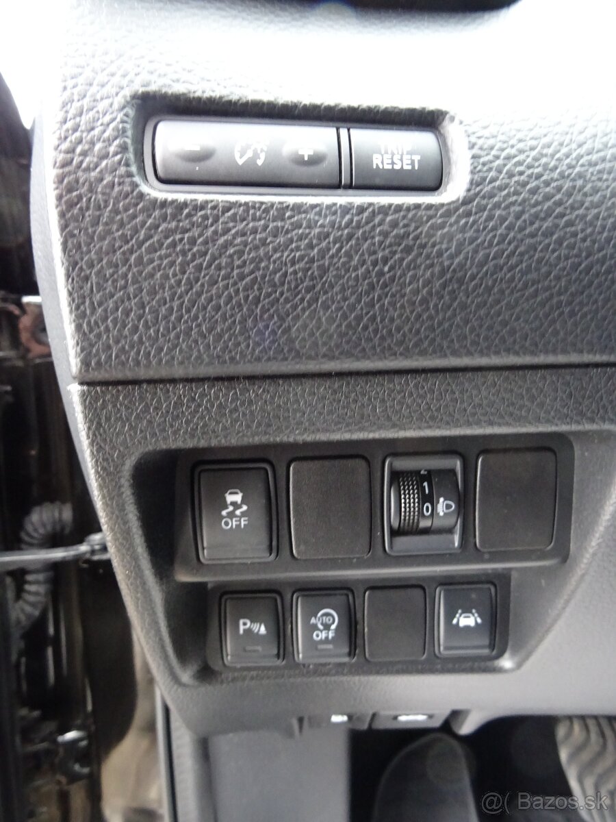 Nissan Qashqai 1,5 dCi 81kW spořeba 5,1L/100km pěkná výbava - 6