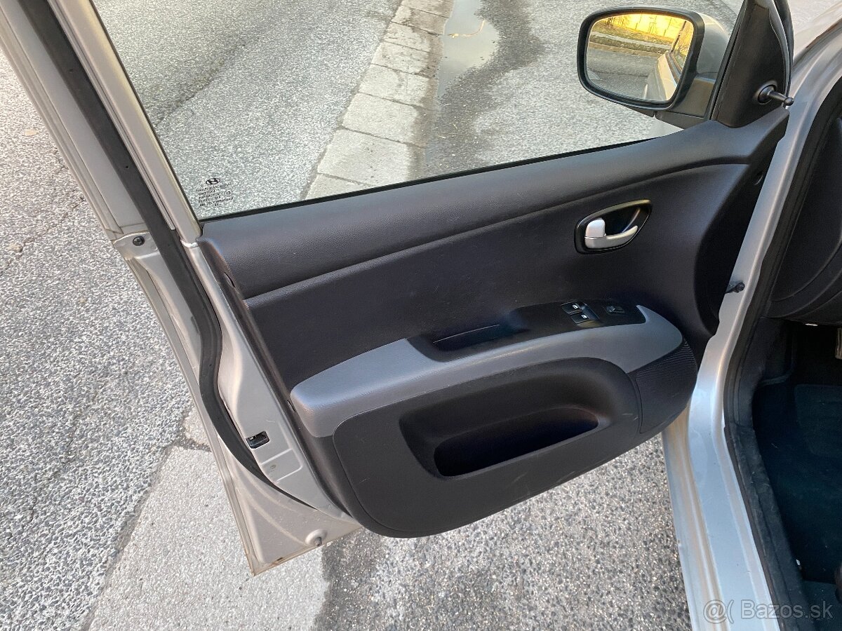 Hyundai i10 1.1i Style - 6