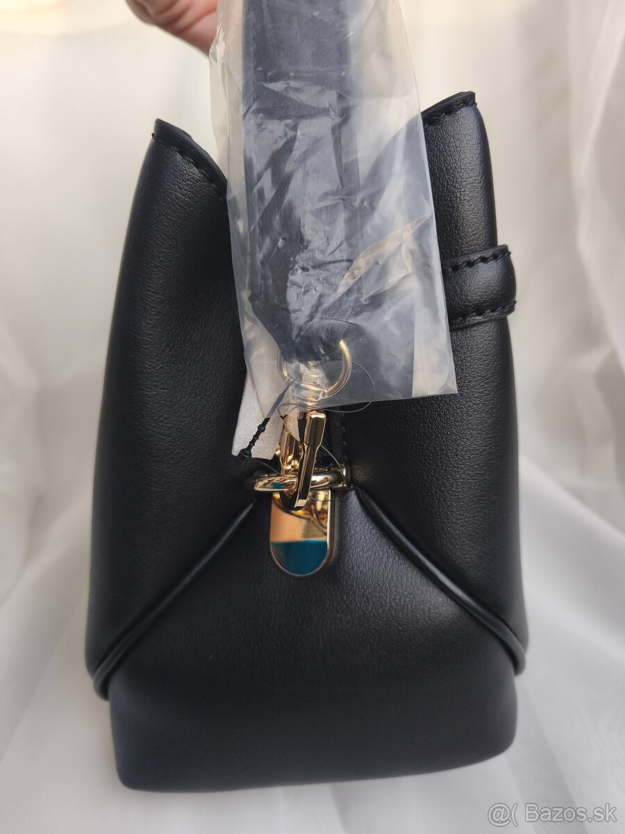 Čierna kabelka zn. Guess - 6