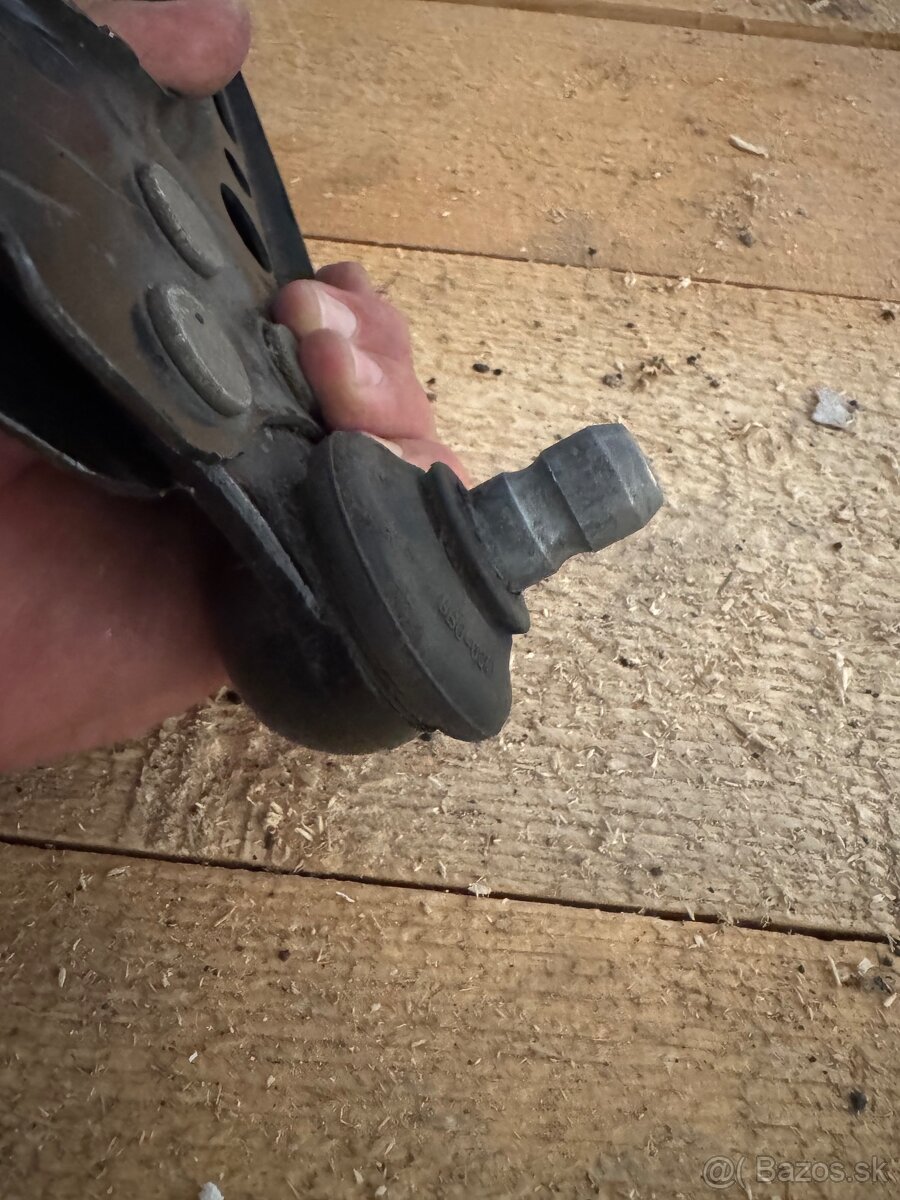 🛞 Predám ramená + tyčky stabilizátora Tesla Model S (P100D - 6