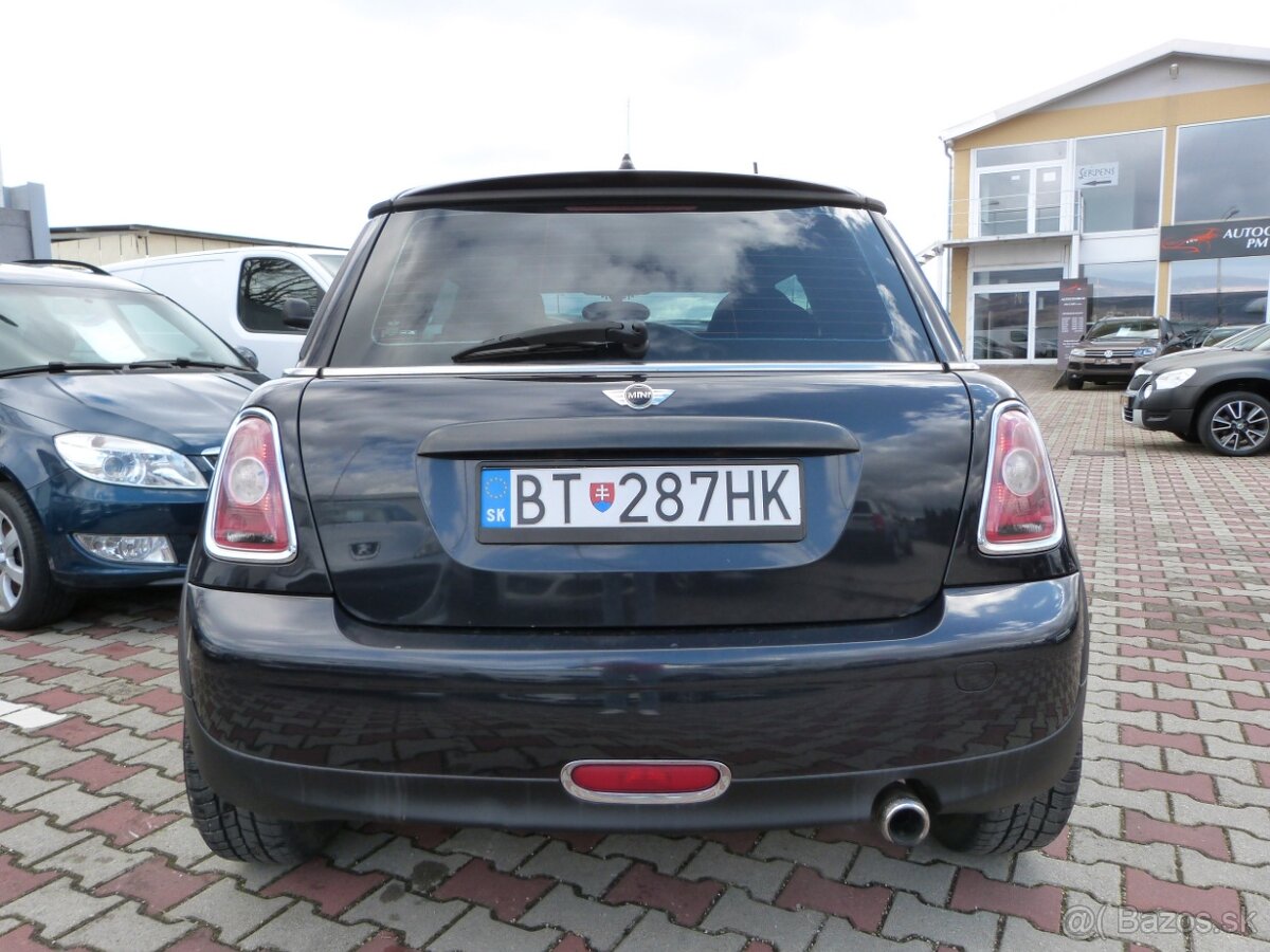 Mini One 1,6i 70kW M6 elektrická panoráma - 6