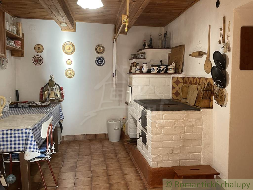 Zrekonštruovaná chalupa v obci Háj - 6