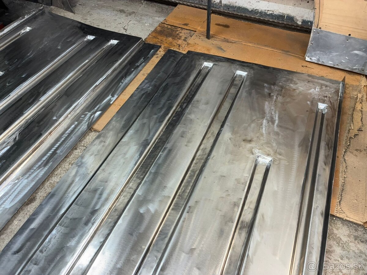 Podlaha Tatra 603 - 6