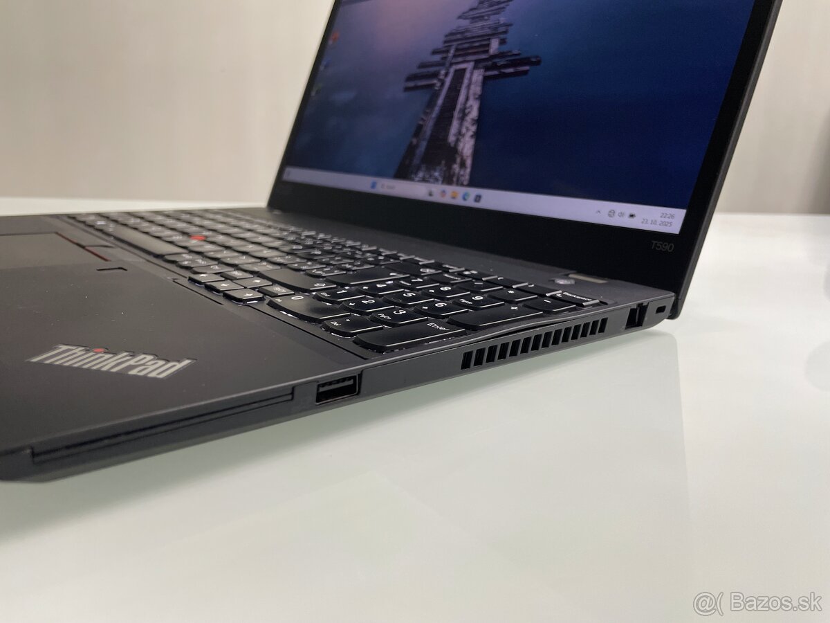 Notebook Lenovo ThinkPad T590 i5 / 16GB / 512GB SSD dotykový - 6