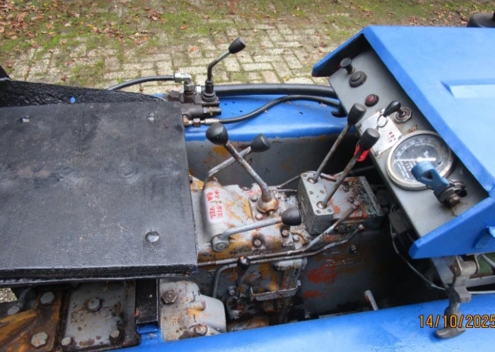 Pasovy traktor Tosseli - 6