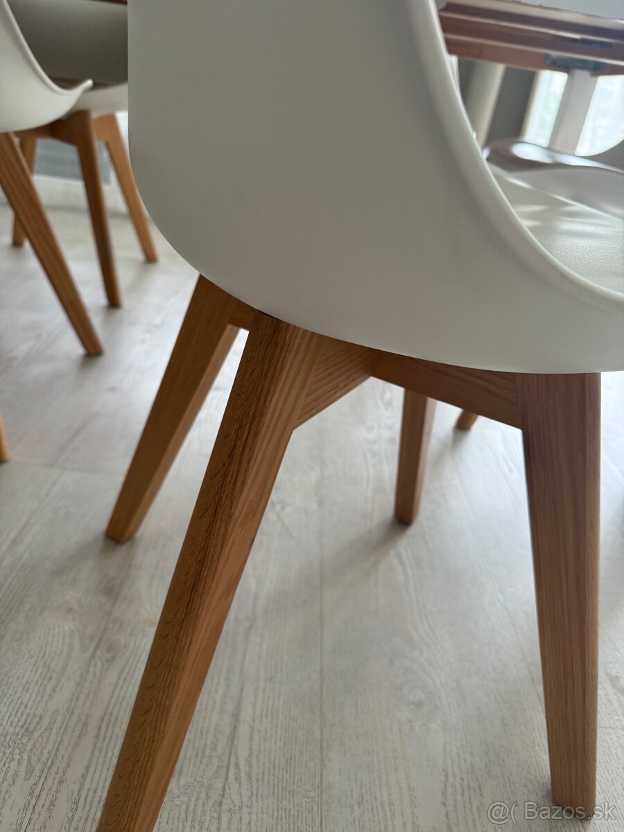 Jedalensky stol so stolickami - 6