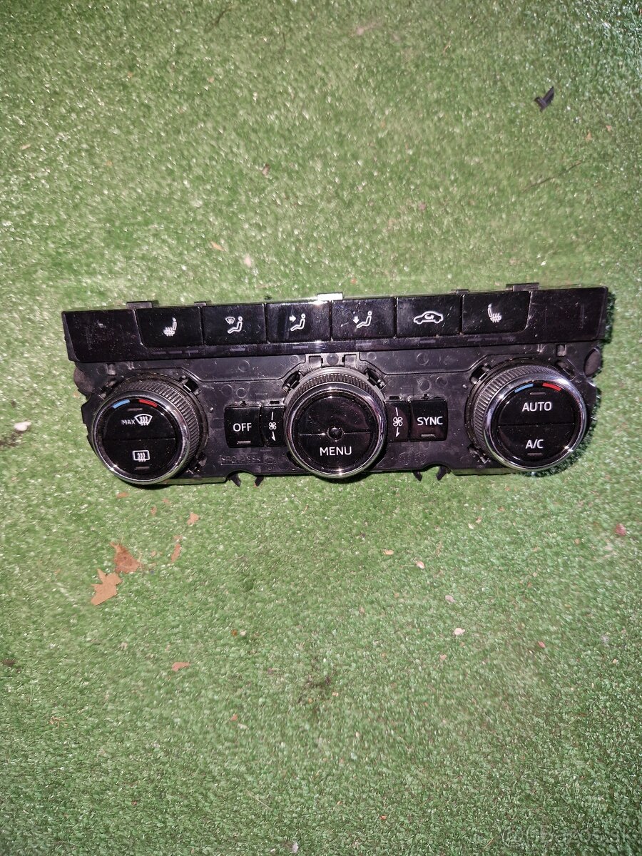 Diely interiéru Škoda Octavia 3 - 6