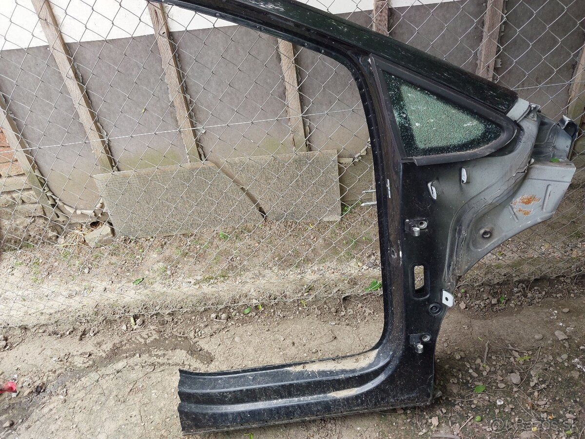 Predám štvŕťky,karosárke časti Seat Alhambra,VW Sharan,7N - 6