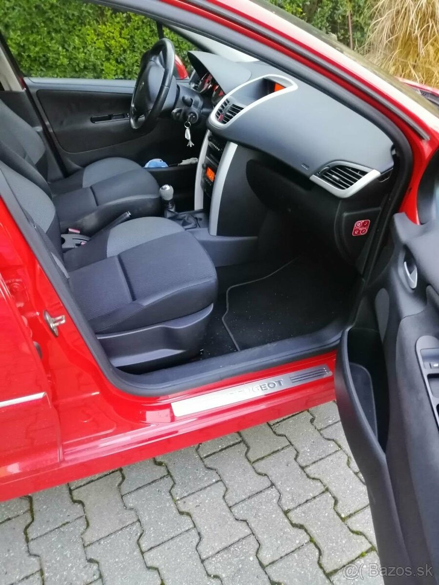 Peugeot 207 - 6