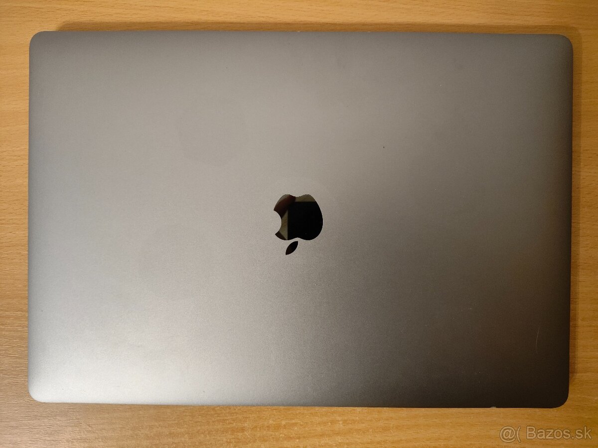 MacBook Pro 15 2017 | i7 • 16GB • 256GB 💶 - 6