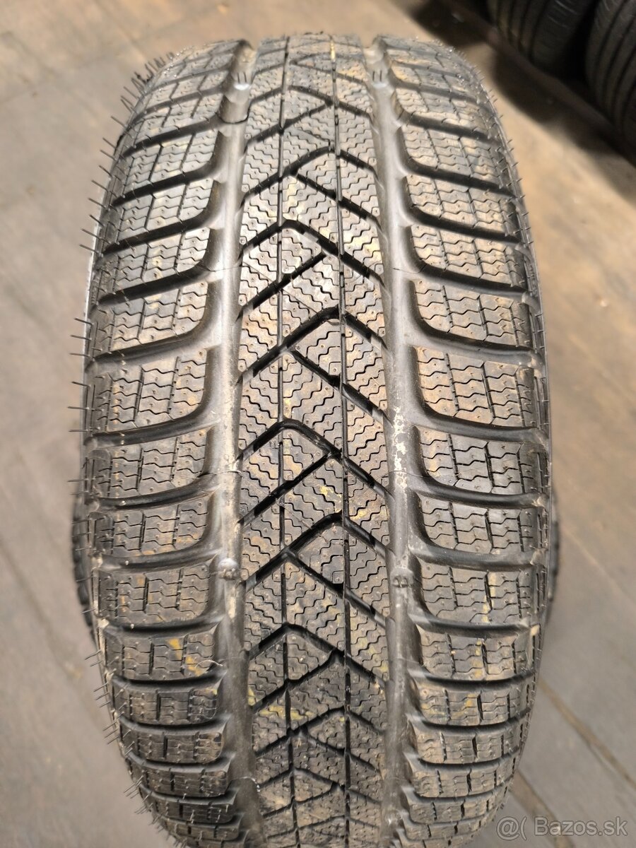 Pirelli Sottozero 3 225/45 R19 93H - 6