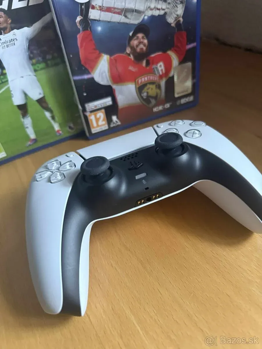 PlayStation 5 Slim + 2 ovládače + 5 hry - 6