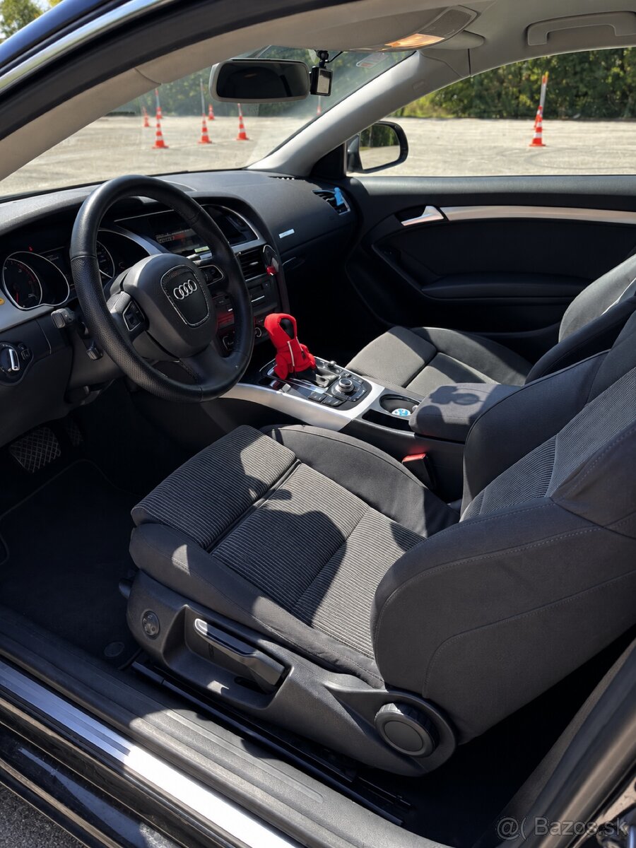 Audi A5 2.7 TDI, automat, rok 2009 - 6