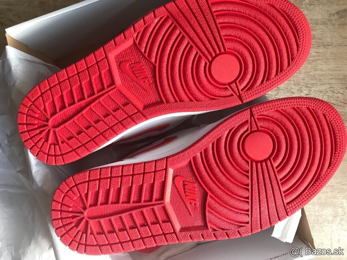 TENISKY NIKE AIR JORDAN 1 RETRO High OG EU 44 + 44,5 - 6