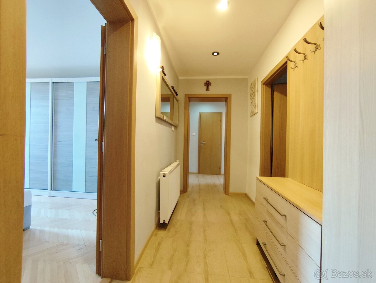 Veľkometrážny kompletne zrekonštruovaný a zariadený 3+ - 6