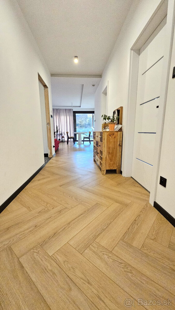 Bungalov NOVOSTAVBA v Badíne na predaj s krásnym rovinatým p - 6