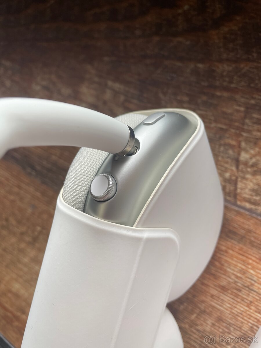Airpods Max Lighting - 6