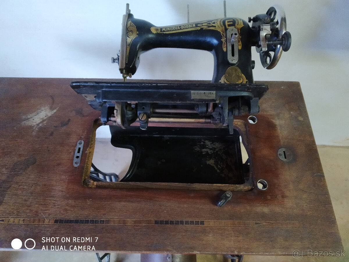 ŠIJACÍ STROJ MINERVA - 6