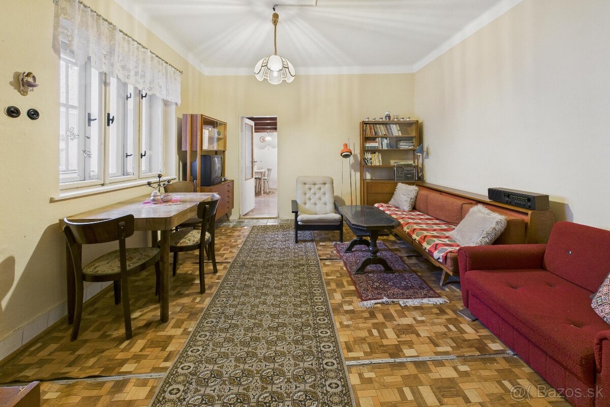 Vidiecky 3-izbový rodinný dom s letnou kuchyňou a dielňami – - 6