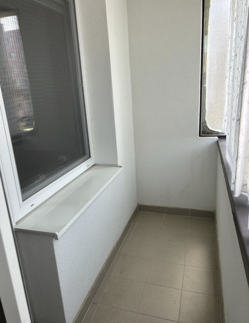 Priestranný 3-izbový byt s loggiou v centre Senca – ideálny - 6