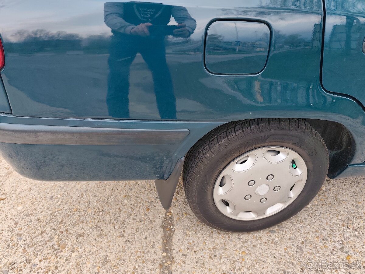 Predám Škoda Felicia Combi 1.3 MPi (2000) - 6