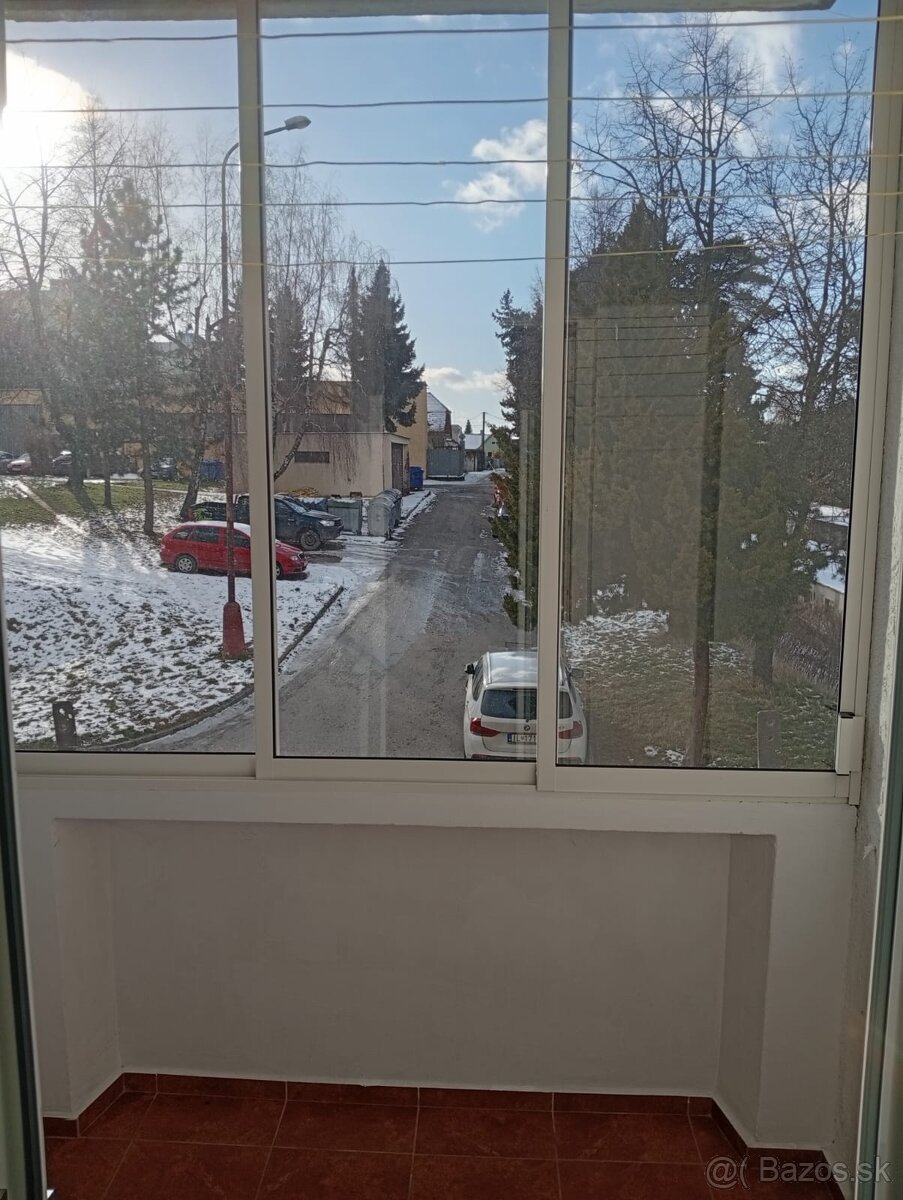 Prenájom 3 izboveho bytu v Ilave - 6