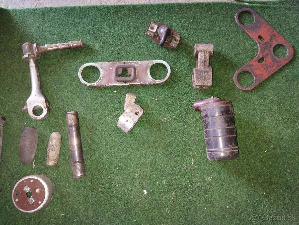 Jawa 550:mnoho dielov,plechy,svetlo,diely motor. - 6