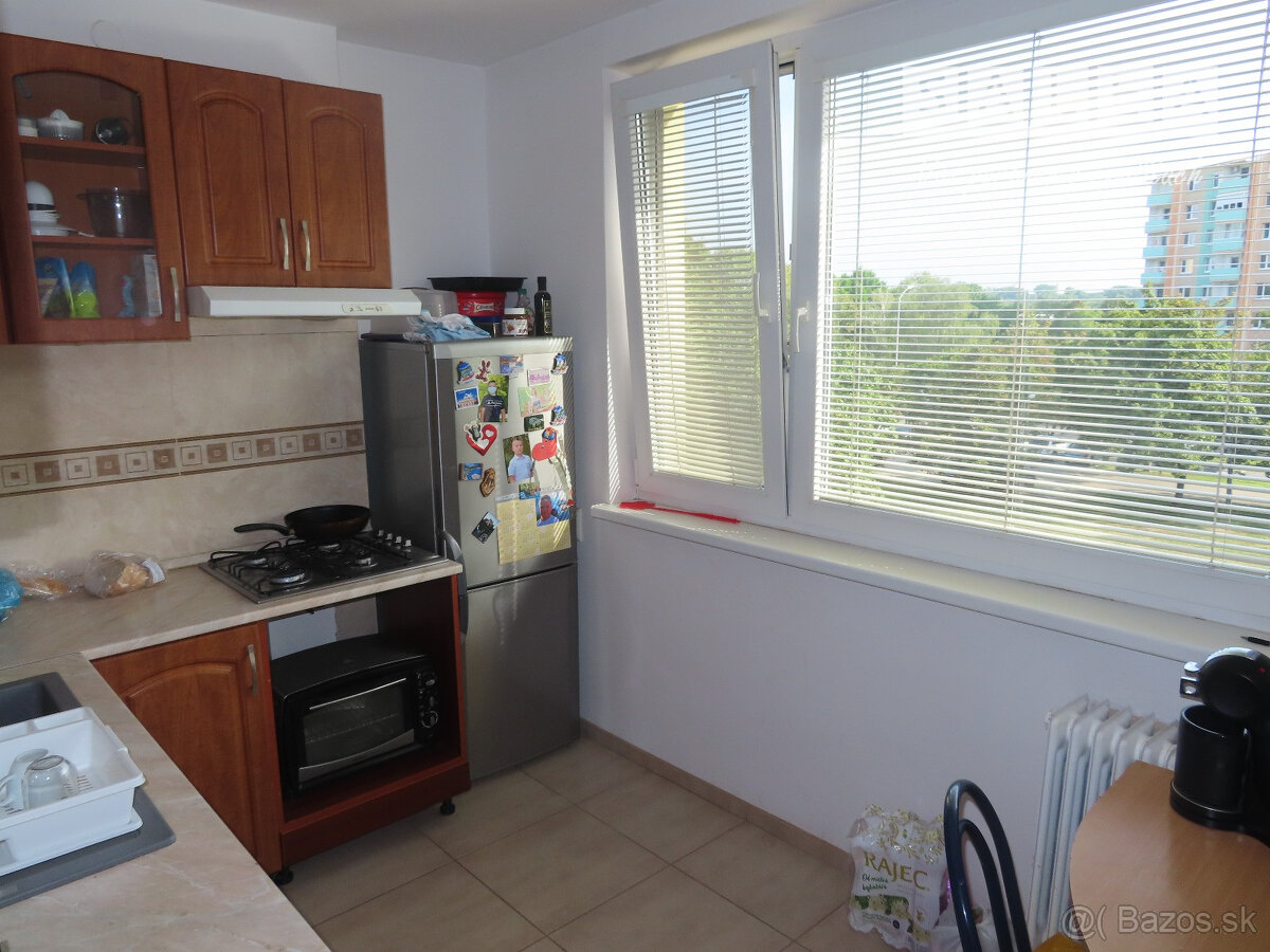 Prenájom 3 izbový byt v centre mesta Šala - 6