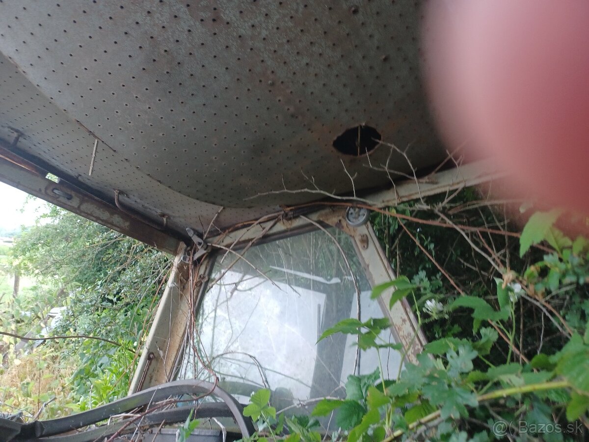 Predám rám kabíny Zetor crystal - 6