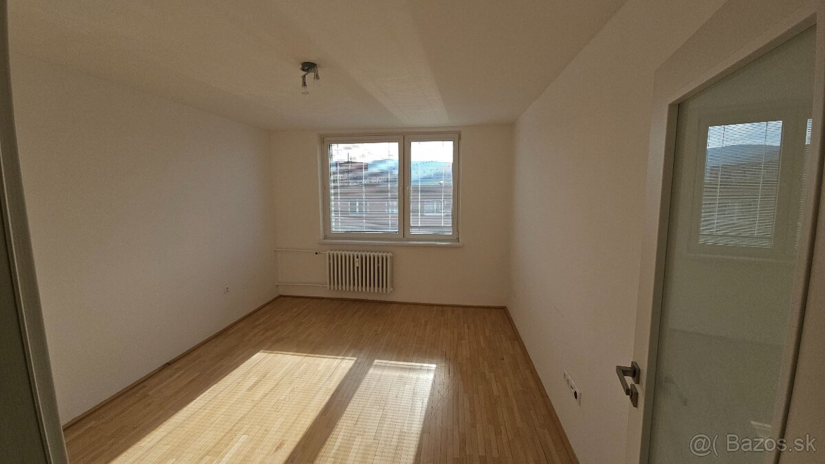 3-izbový byt po kompletnej rekonštrukcii Medvedzie - 6