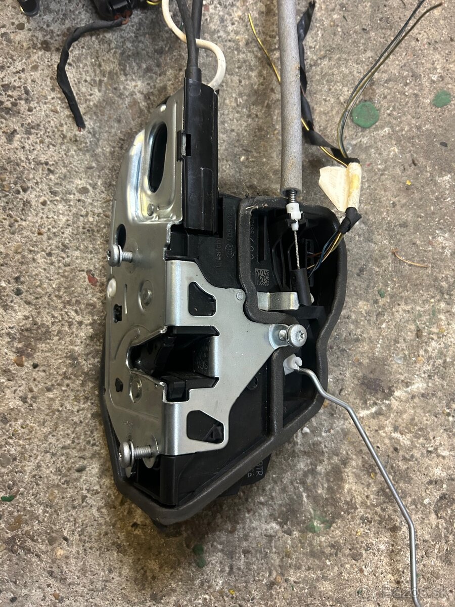 Soft close BMW f10 - 6