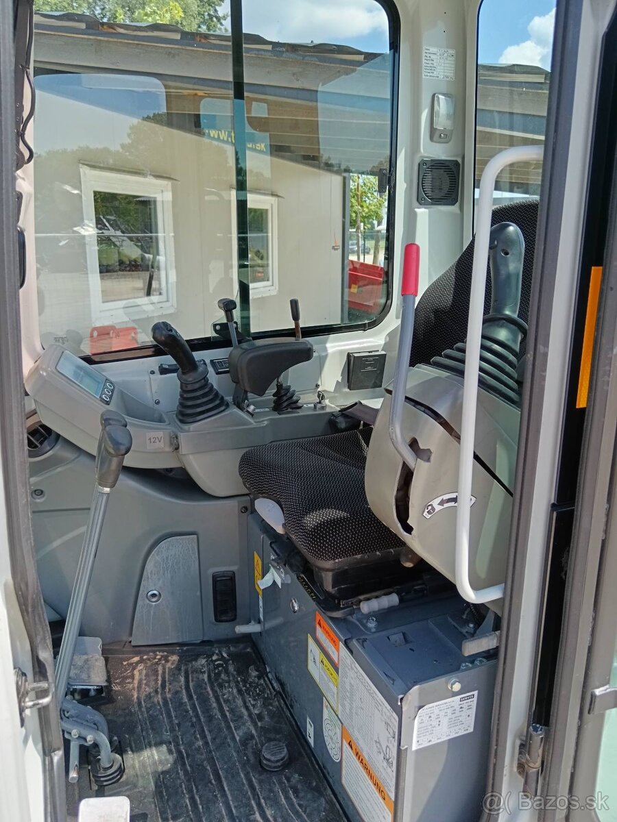 Minibager Takeuchi TB216 - 6