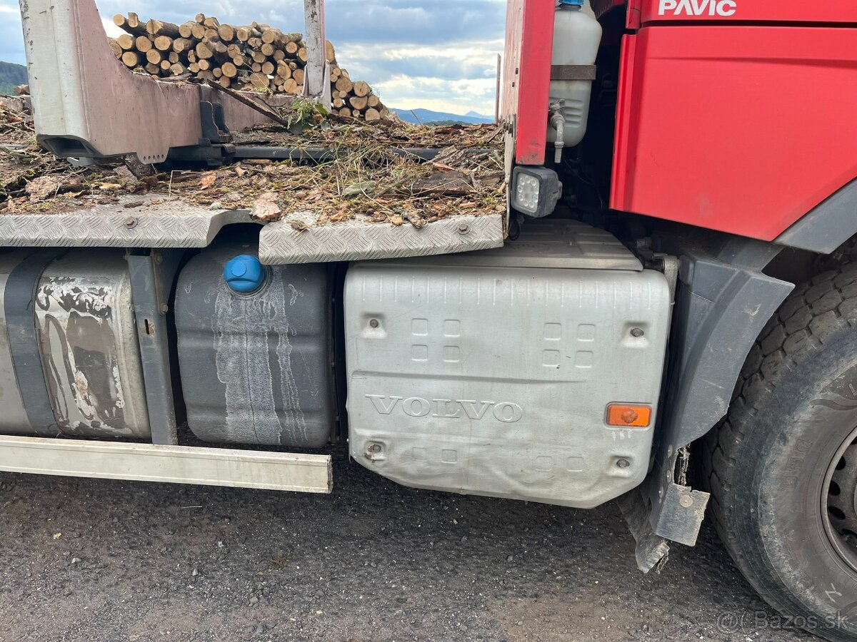 Volvo FH13 540 s hydraulickou rukou pro přepravu dřeva - 6