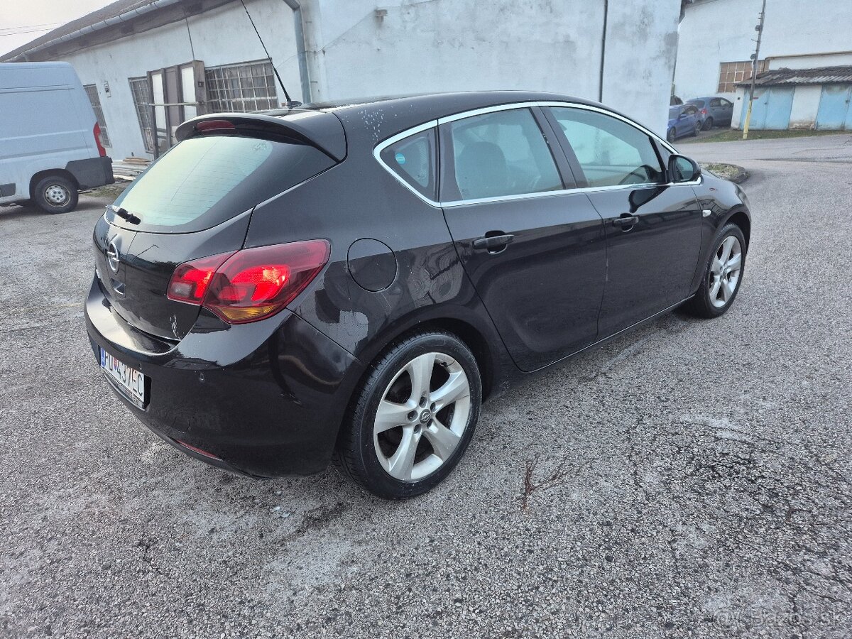 Astra J 2010 1.6 benzin pojazdne - 6