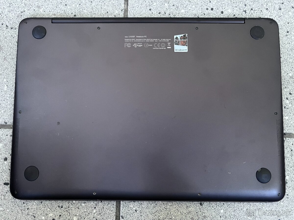 Asus ZenBook / Intel m5 / 4GB RAM / 128GB SSD / 13.3" FHD - 6