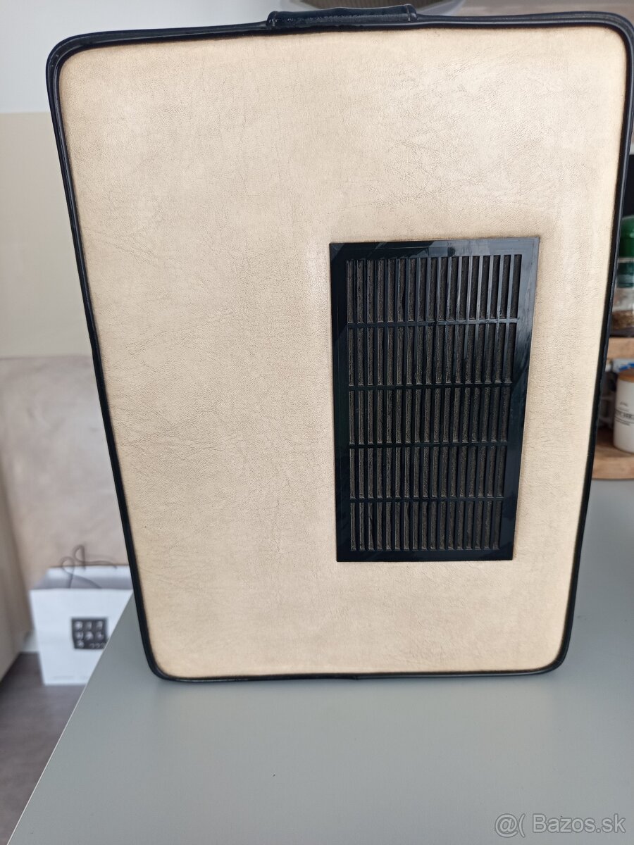 Starý gramofón a platne - 6