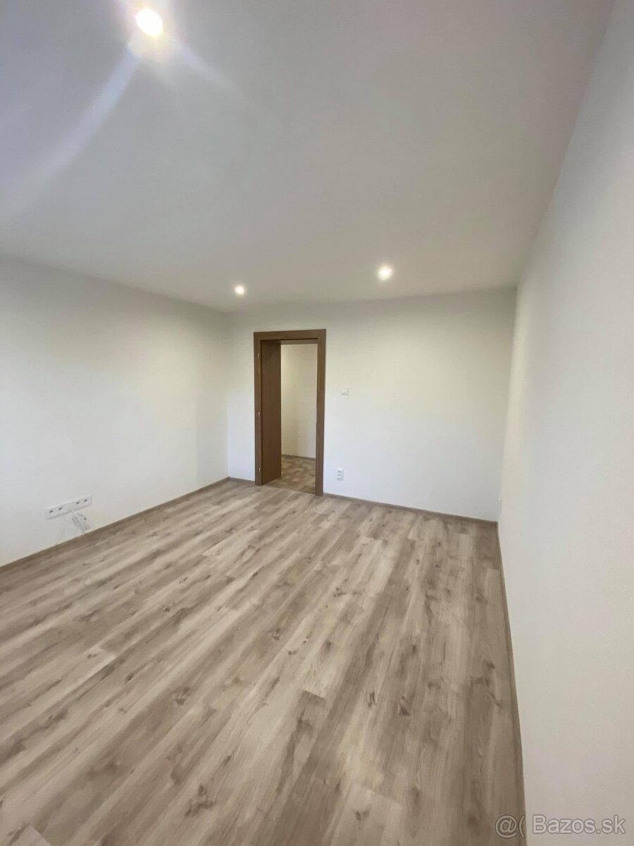 Na predaj 2 izbový byt Handlová - 6