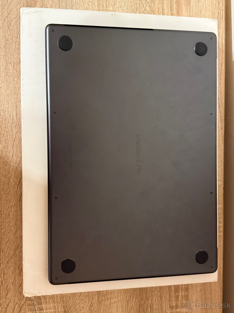Predám macbook M3 pro MAX 1TB,36RAM,30CPU,14GPU,velkosť 16’ - 6