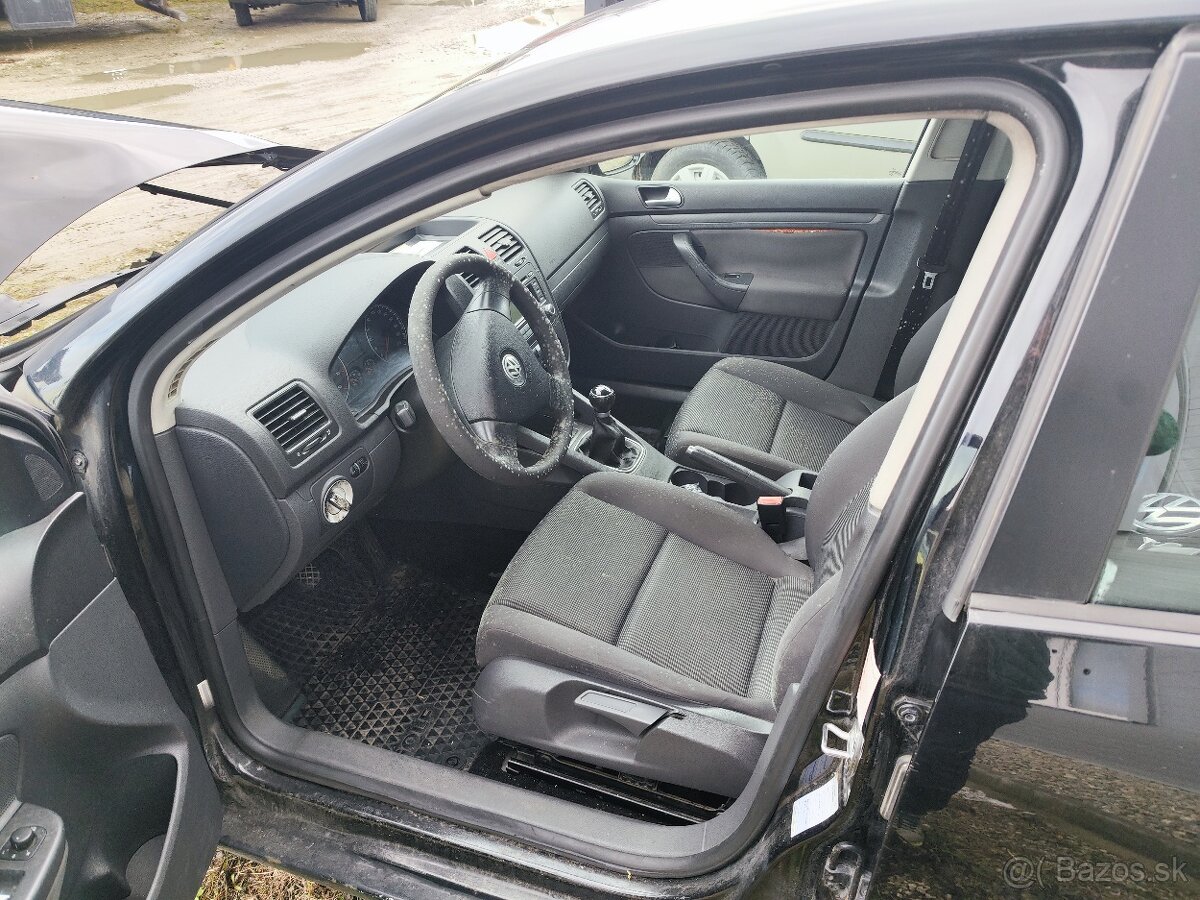 VW Golf 1,4 16V benzín 55 KW - 6