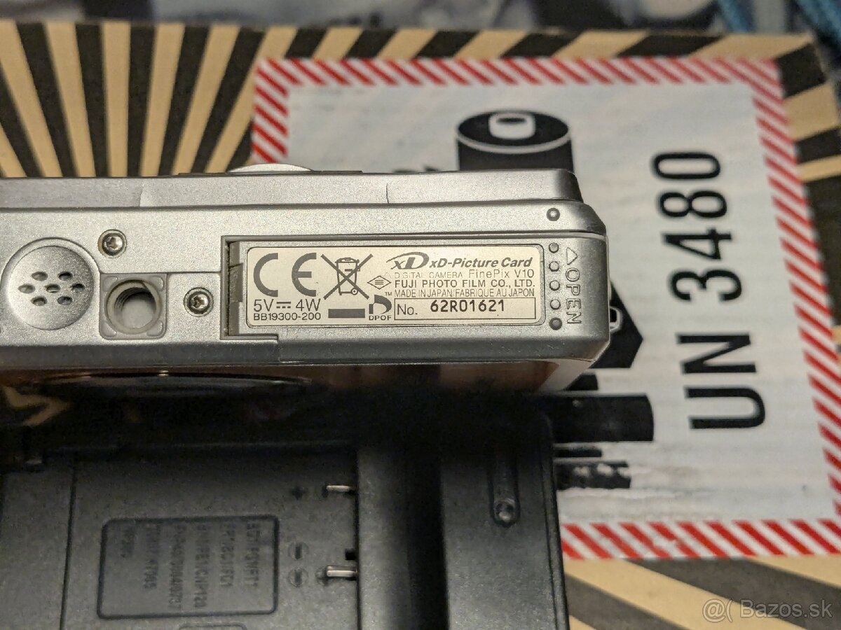 Fujifilm Finepix V10 - 6