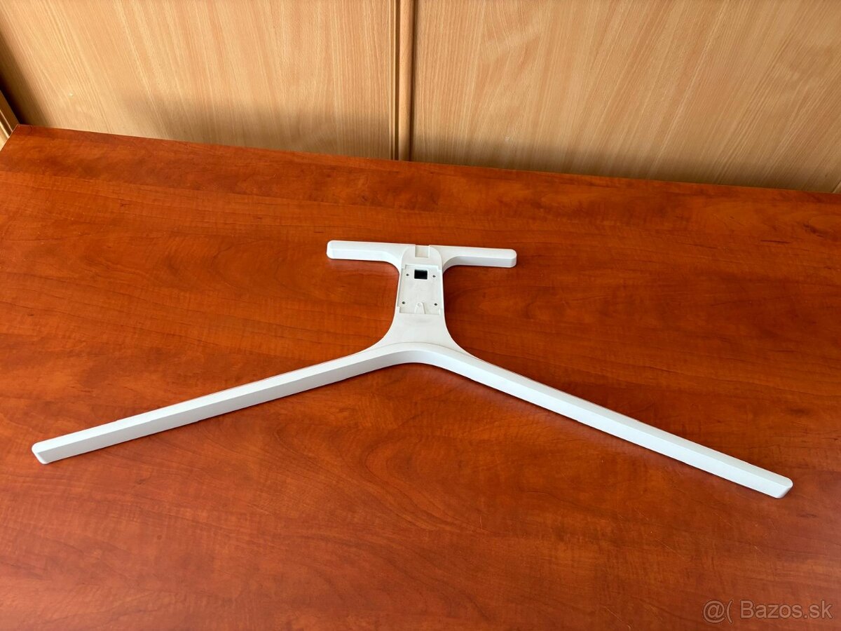 Len stojan na televízor SAMSUNG UHD TV 7 Series UE43RU7412U - 6