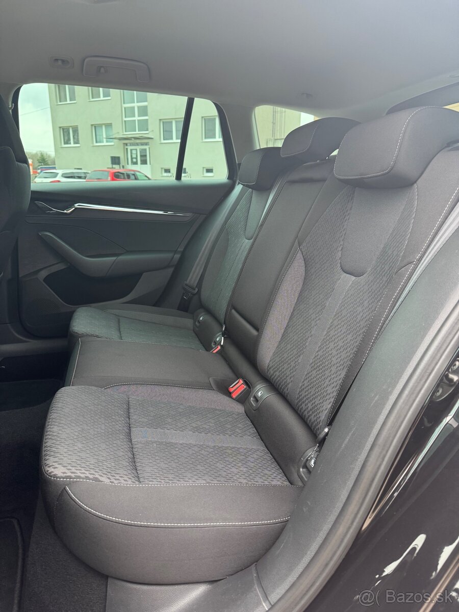 ŠKODA OCTAVIA 2,0 TDI DSG / WEBASTO / R18 - 6