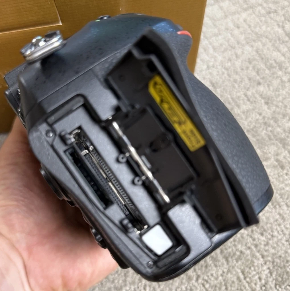 Nikon D810/ bodyplus box a dve karty. SD a CF - 6
