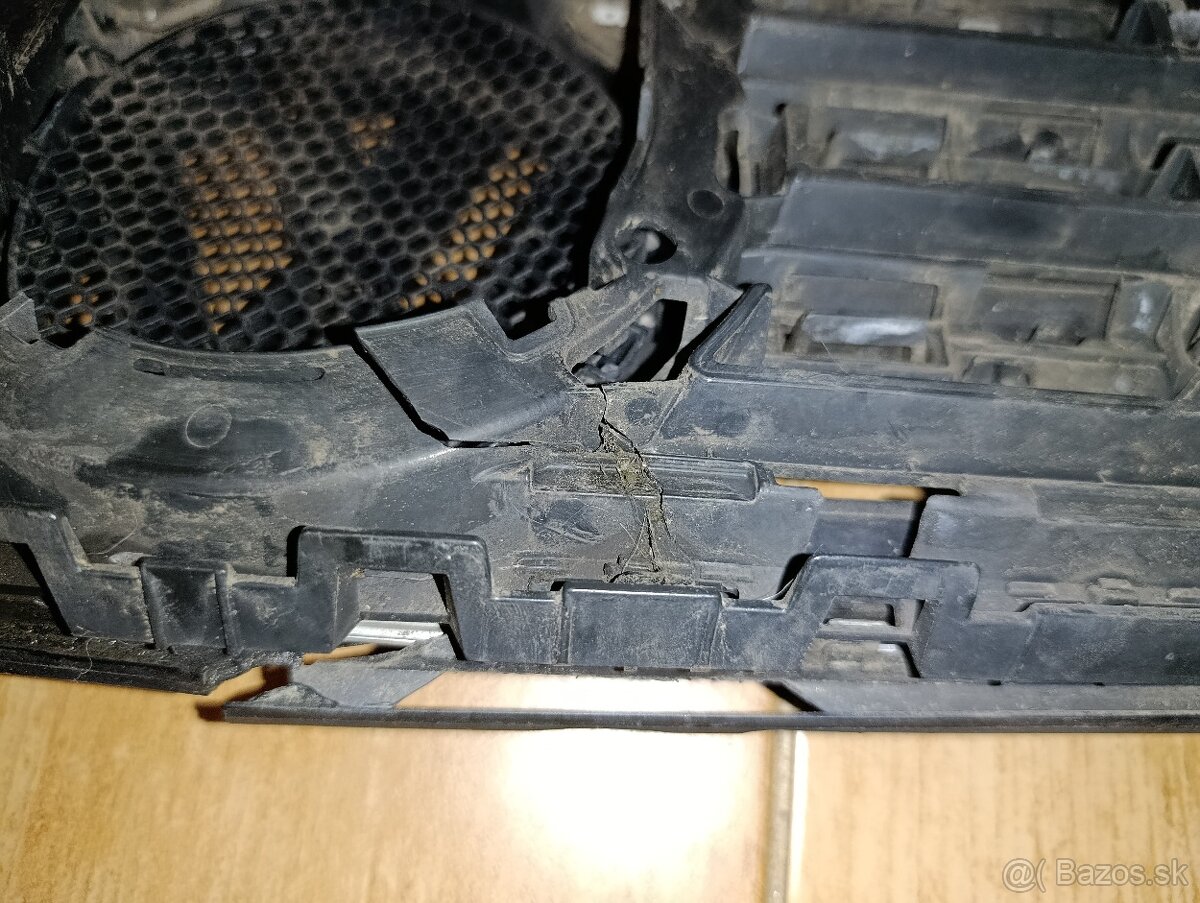 VW PASSAT B7 PREDNÁ MASKA - 6