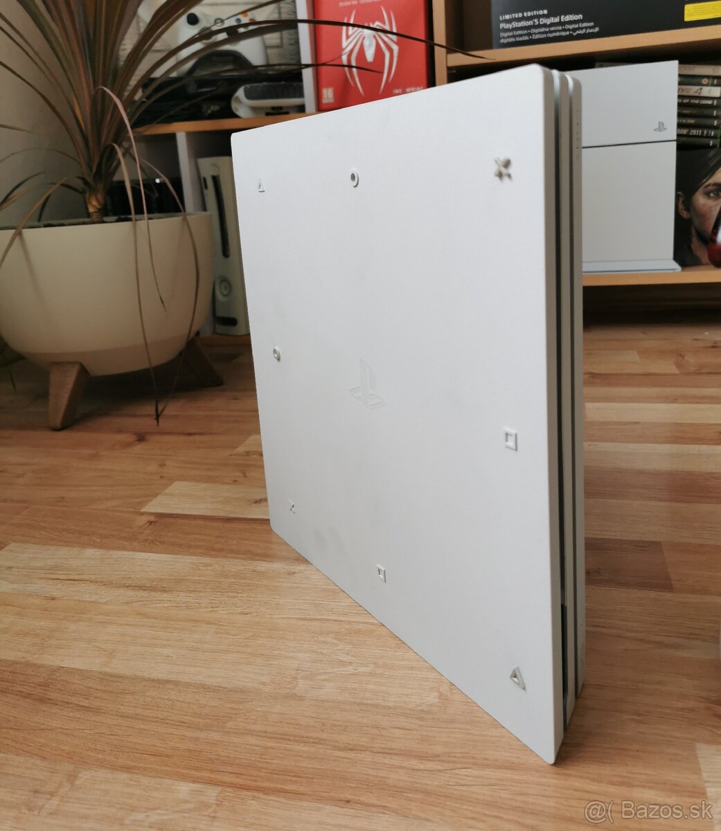 PS4 PRO 1TB Glacier White - 6